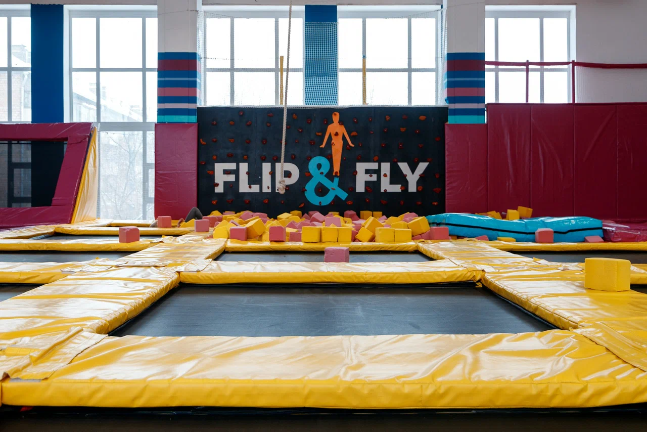 Батутный центр FlipFly