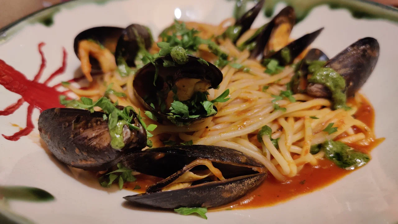 Раковарня Клешни и Хвосты