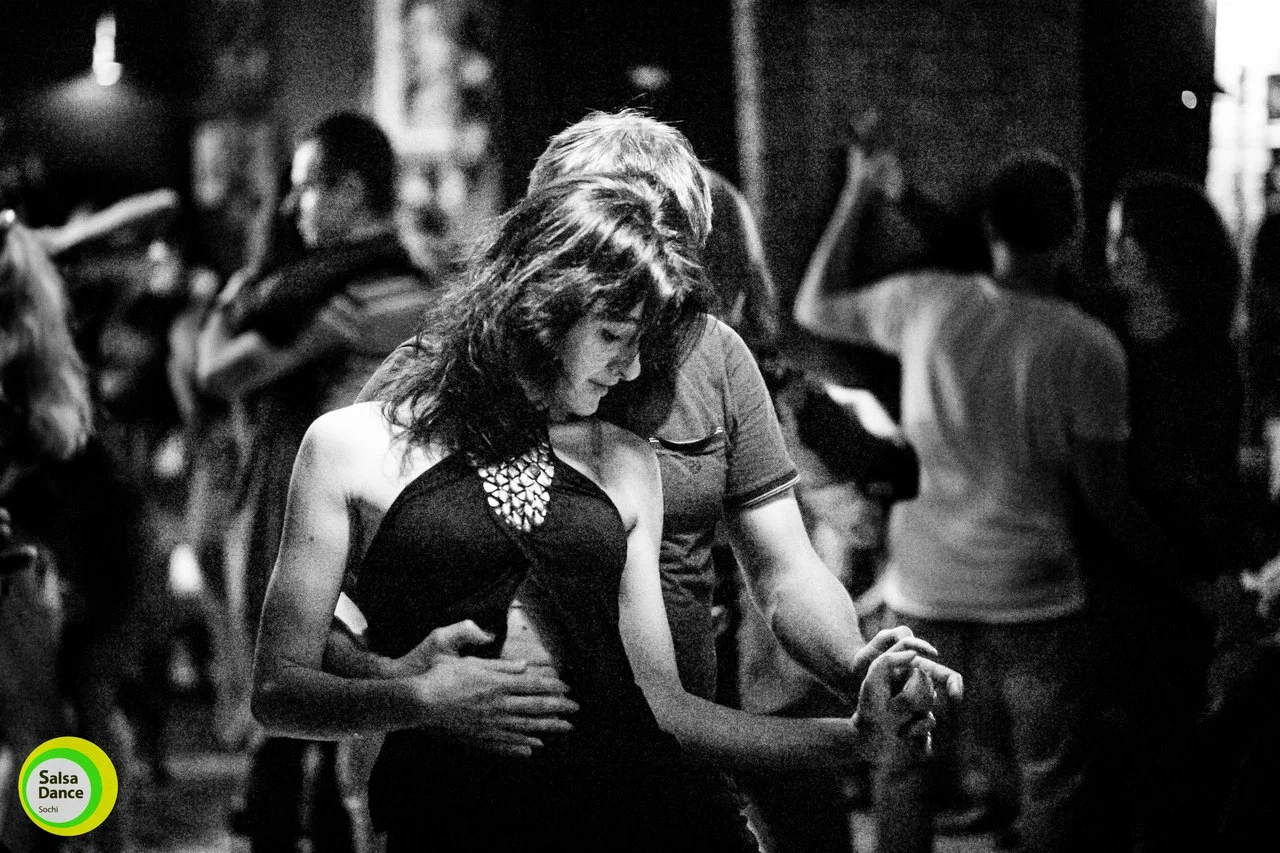 Сальса и бачата школа танцев и вечеринки СочиДэнс