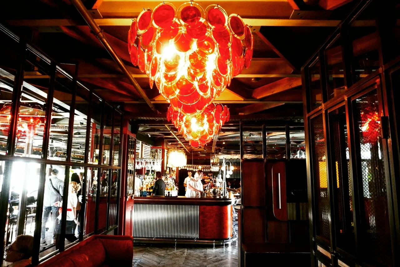 Strelka bar