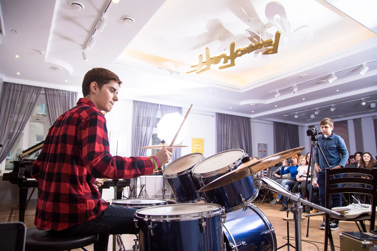 Школа музыки Лауреат